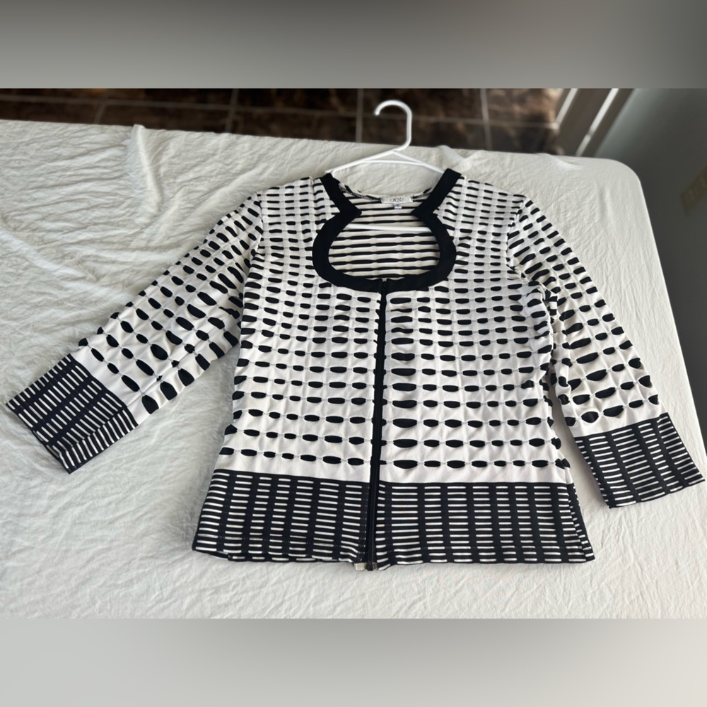 Cache Black And White Patterned Top Small - image 3